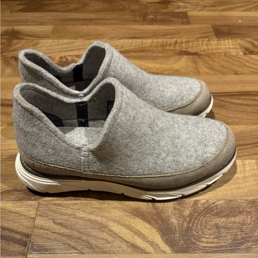 L.L. Bean Women's Downeast Slip-Ons Wool Size 7 Medium Grey